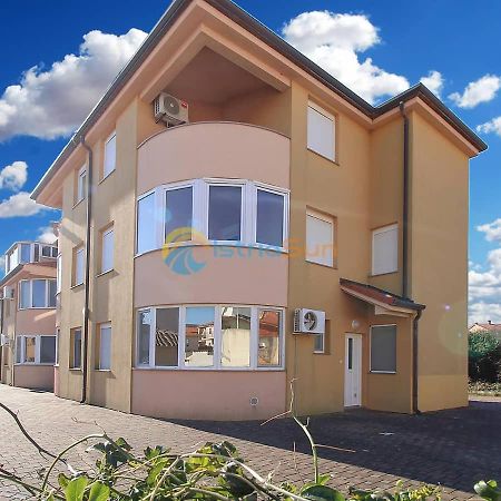 Apartments Bardak Ližnjan Exteriér fotografie