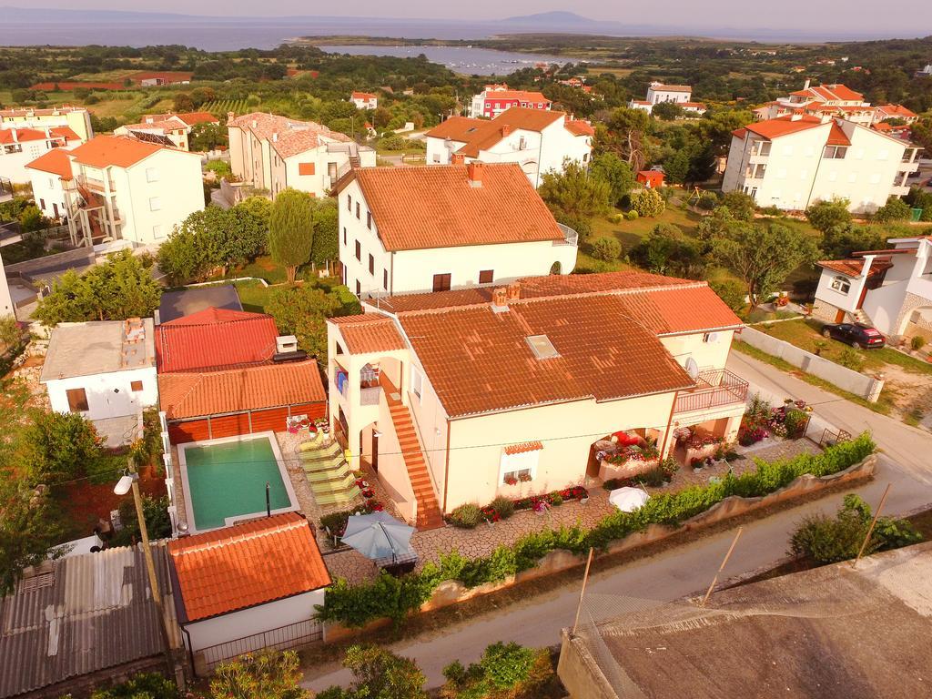 Apartments Bardak Ližnjan Exteriér fotografie