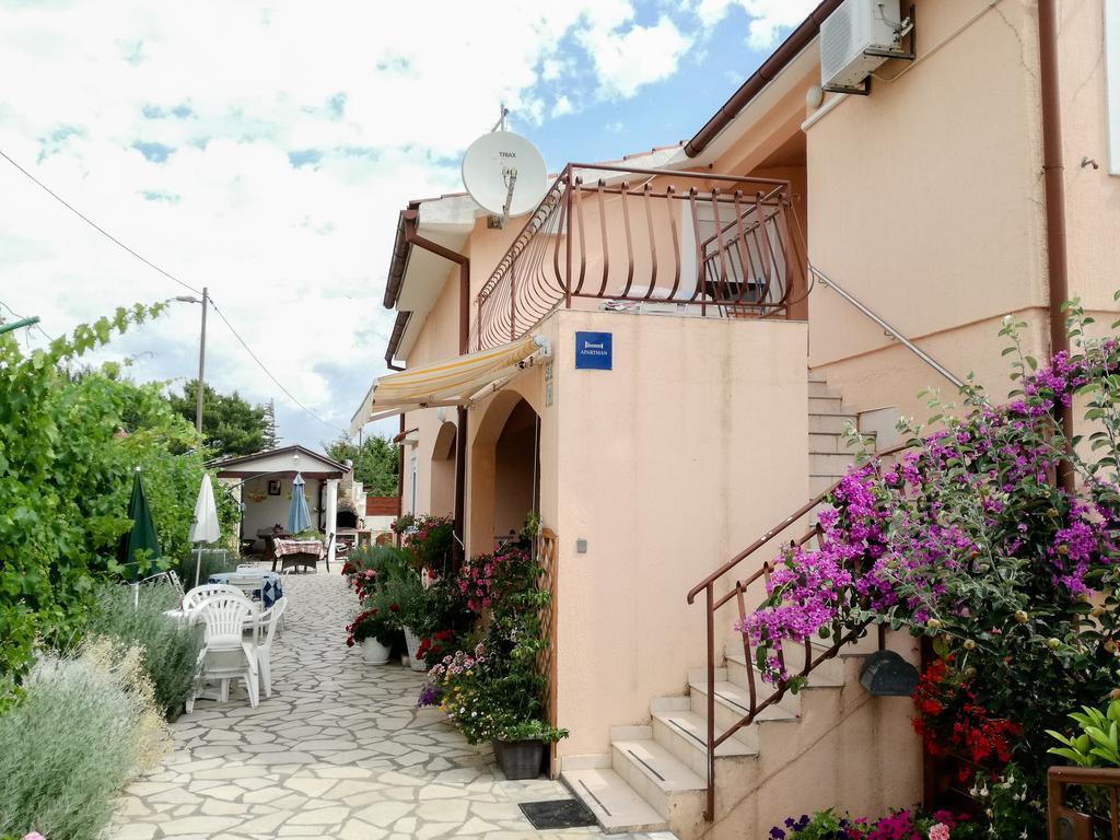 Apartments Bardak Ližnjan Exteriér fotografie